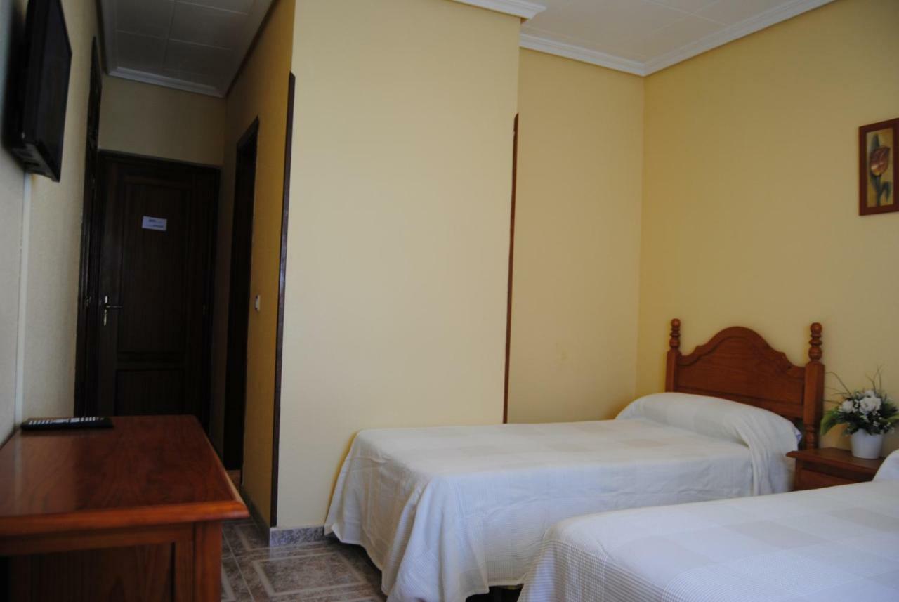 Hostal Ávila Ocaña Esterno foto