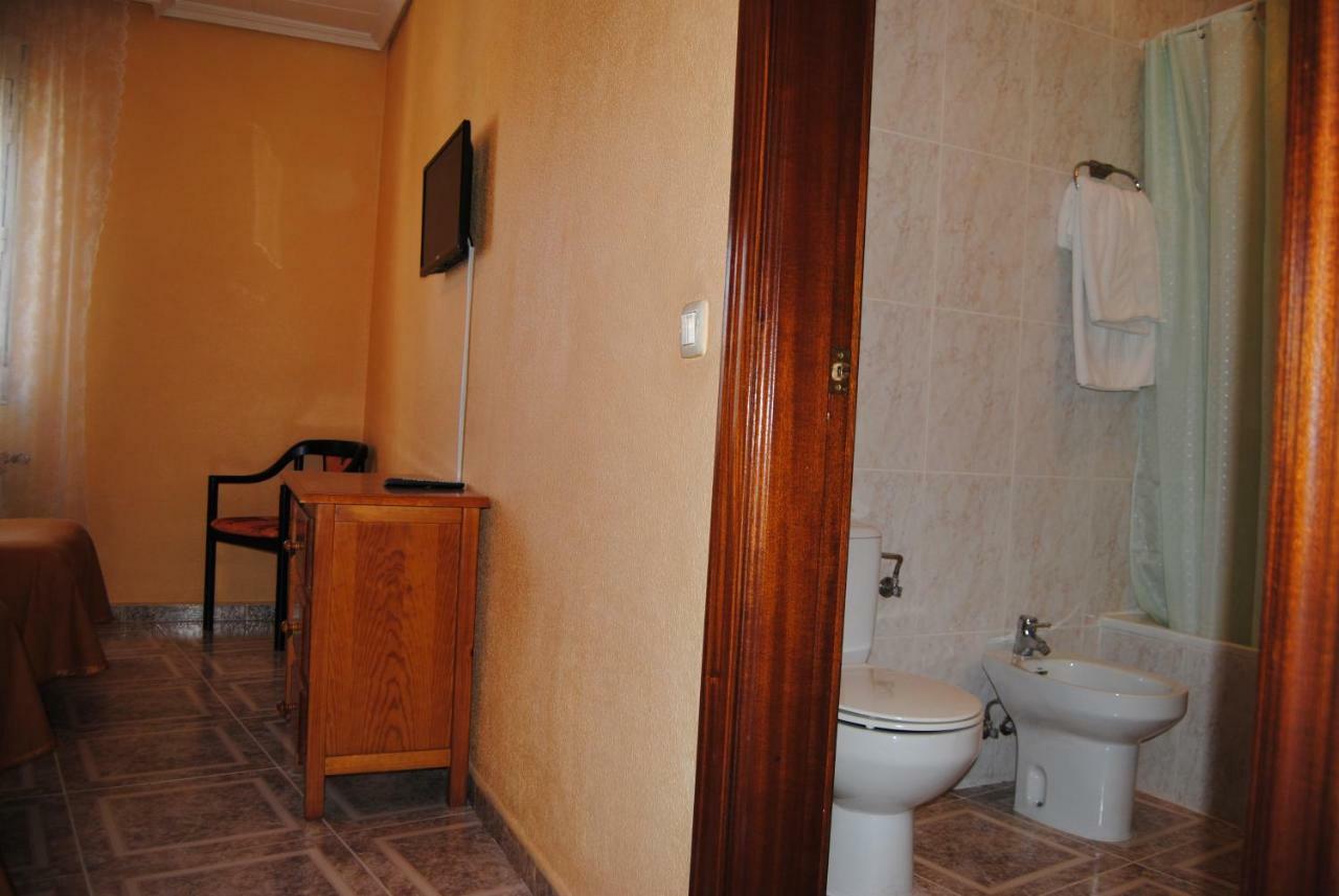Hostal Ávila Ocaña Esterno foto