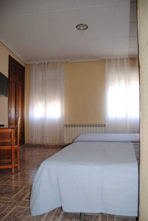Hostal Ávila Ocaña Esterno foto