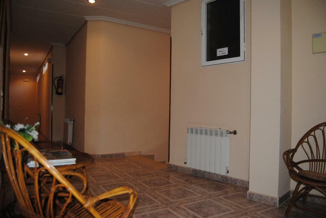 Hostal Ávila Ocaña Esterno foto