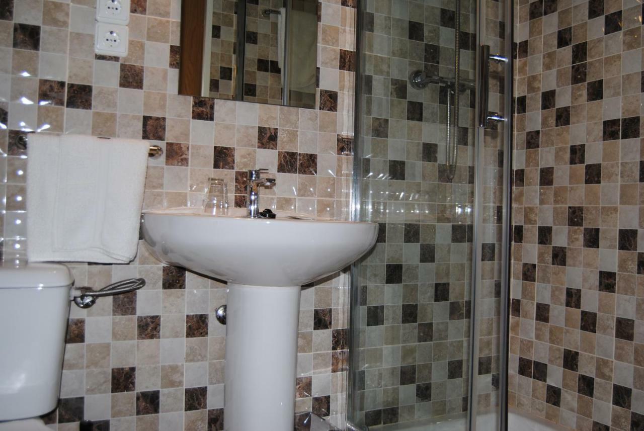 Hostal Ávila Ocaña Esterno foto