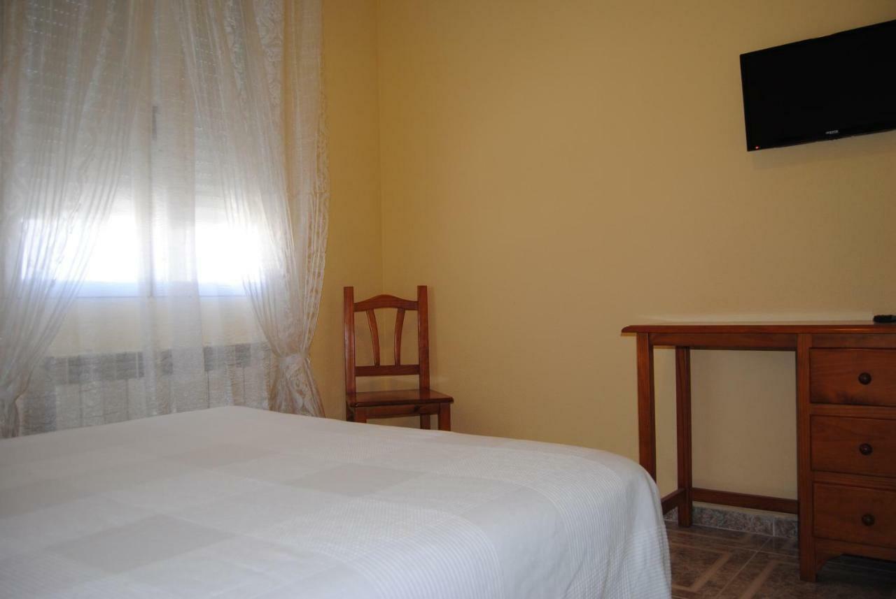Hostal Ávila Ocaña Esterno foto