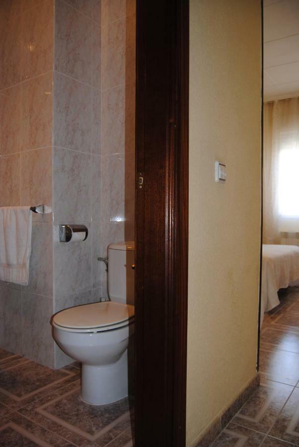 Hostal Ávila Ocaña Esterno foto
