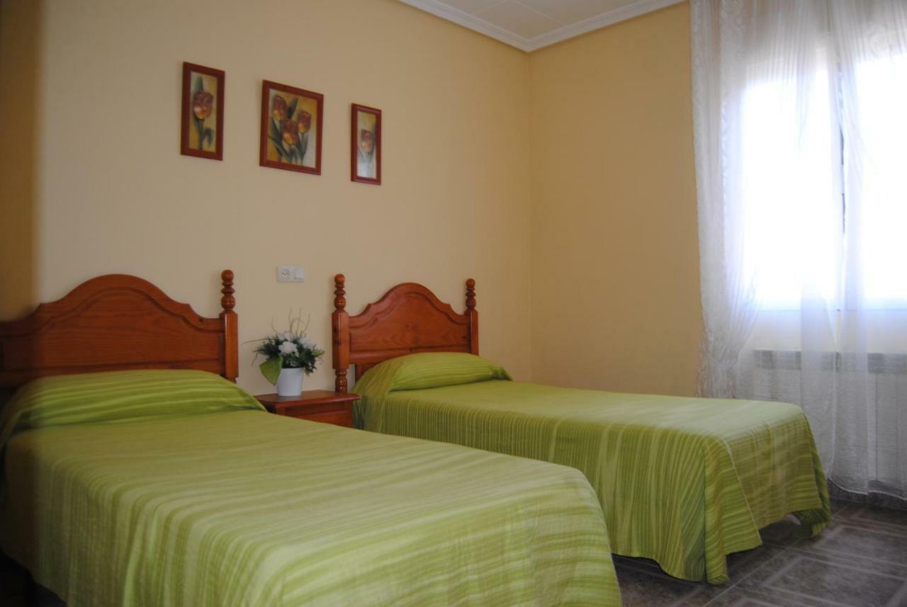 Hostal Ávila Ocaña Esterno foto