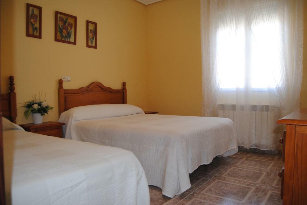 Hostal Ávila Ocaña Esterno foto