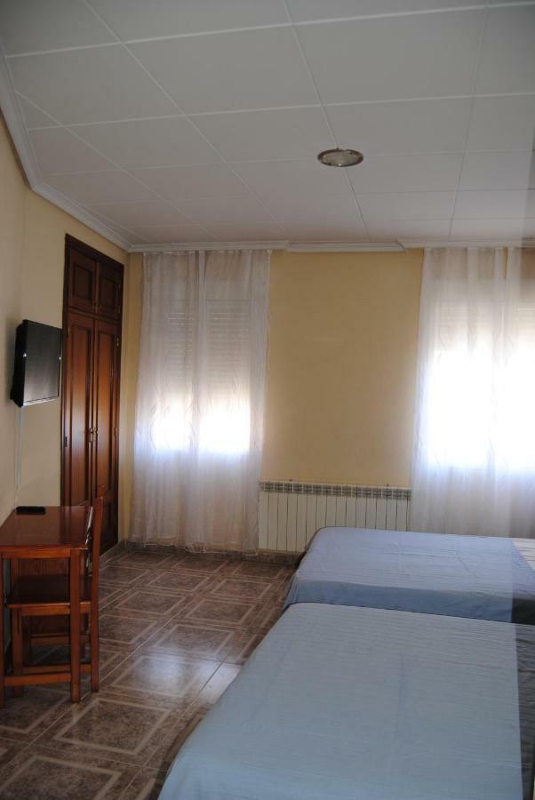 Hostal Ávila Ocaña Esterno foto