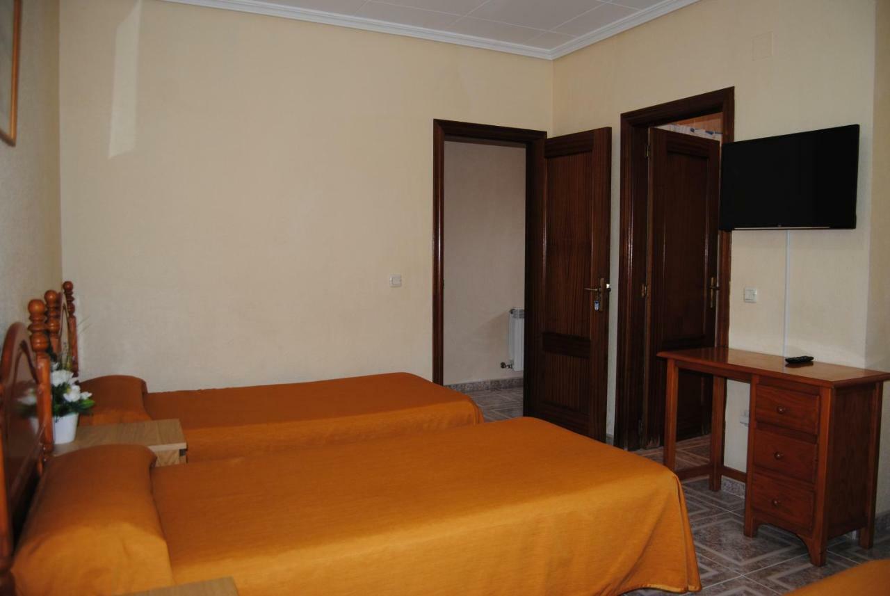 Hostal Ávila Ocaña Esterno foto
