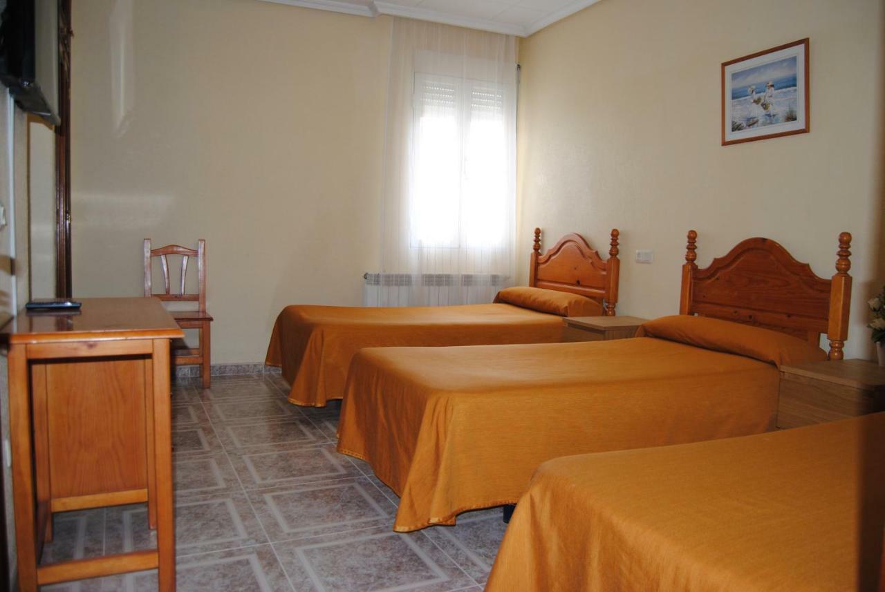 Hostal Ávila Ocaña Esterno foto