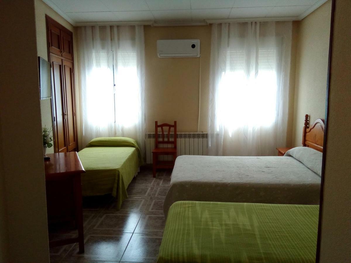 Hostal Ávila Ocaña Esterno foto